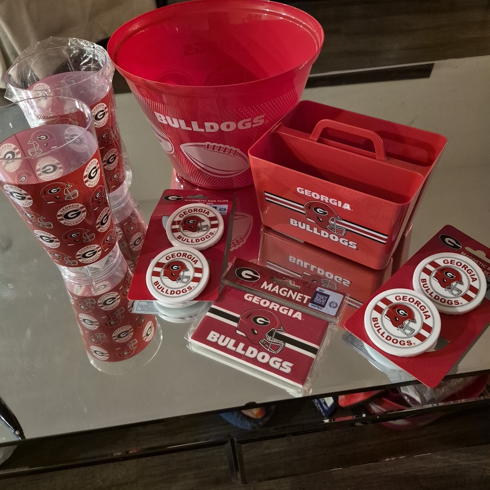 Georgia Bulldogs Red Home Accent Set